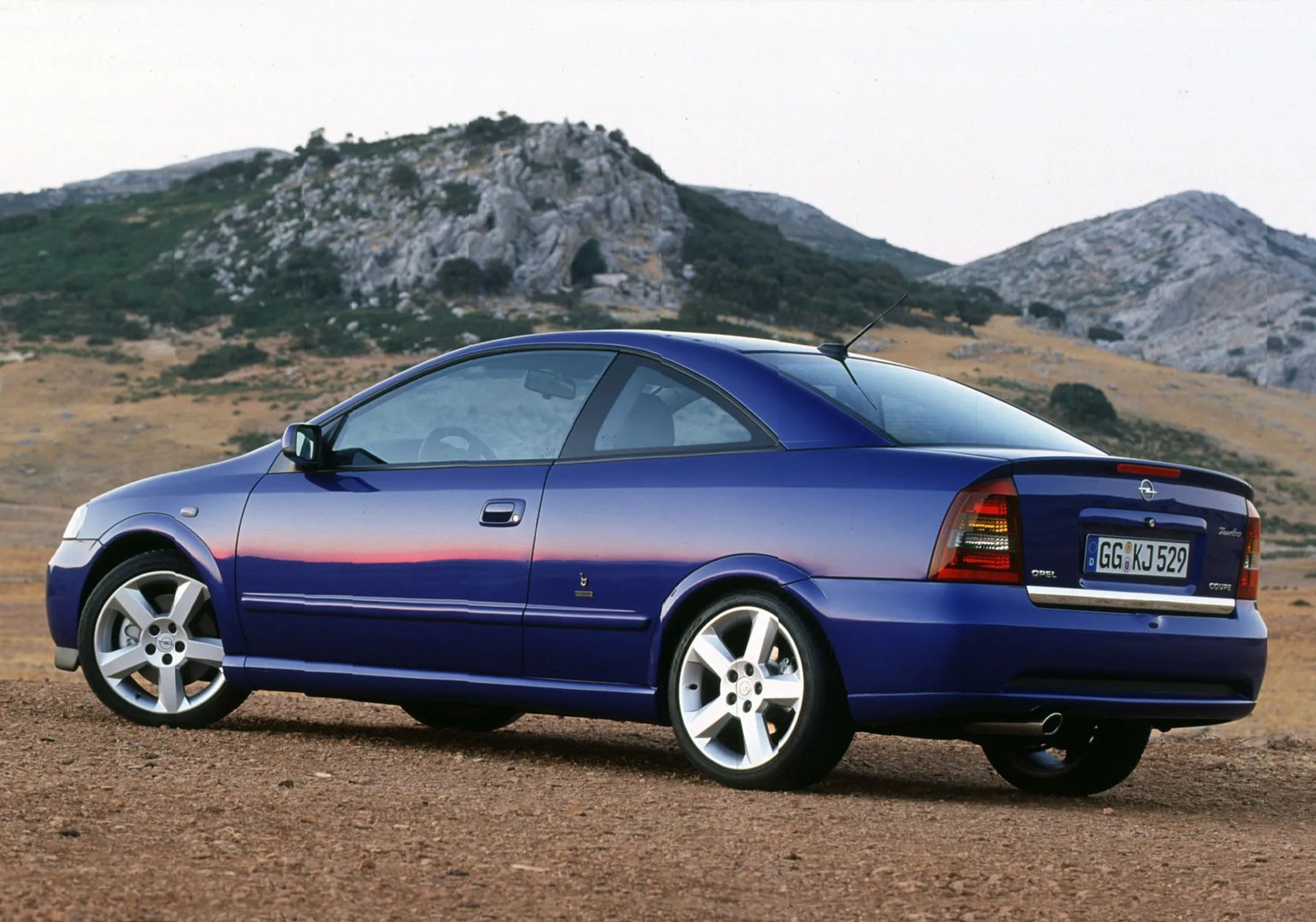 Opel_Astra_2_generation__Coupe__11.jpg