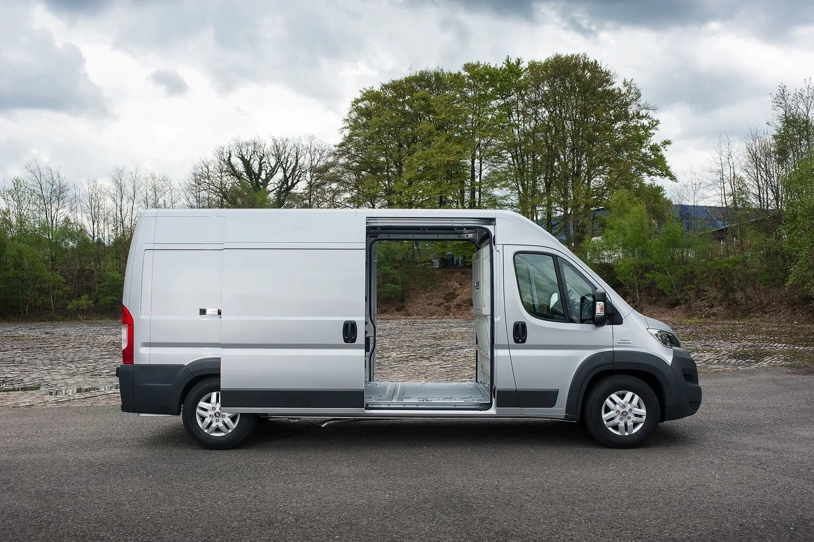 Fiat_Ducato_3_generation_restyling_1__Van_Long__9.jpg