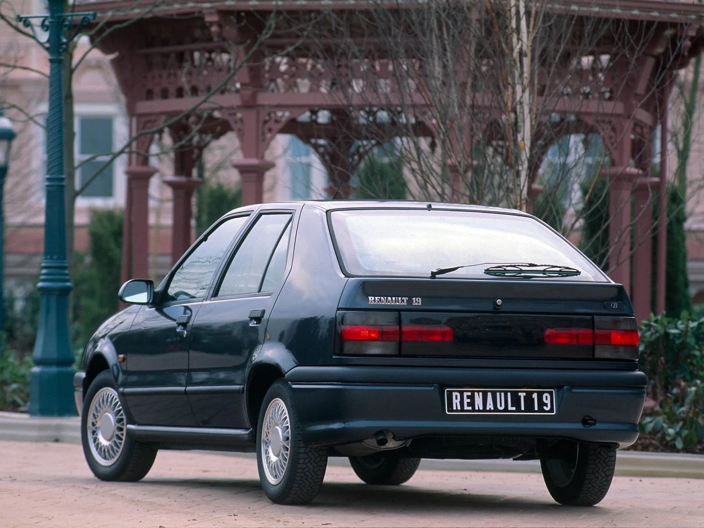 Renault_19_2_generation__Hatchback_5-door__2.jpg