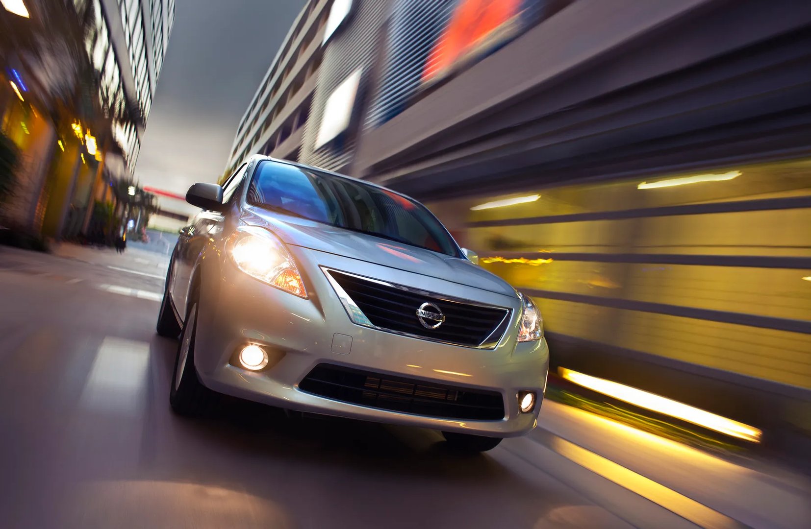 Nissan_Versa_2_generation__Sedan__8.jpg