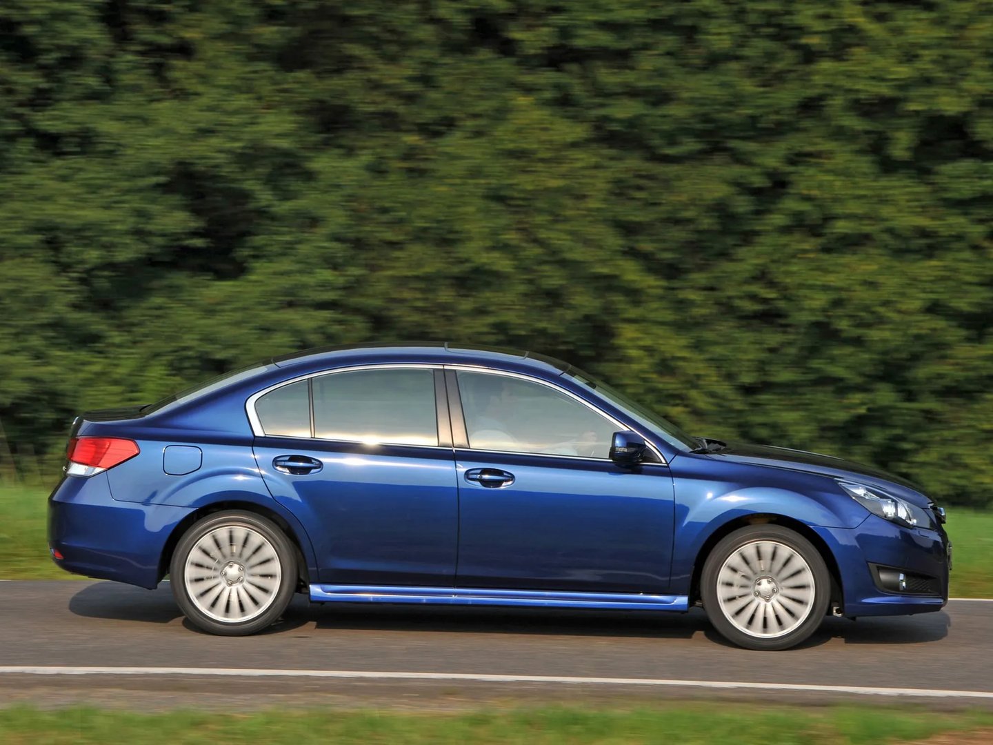 Subaru_Legacy_5_generation__Sedan__4.jpg