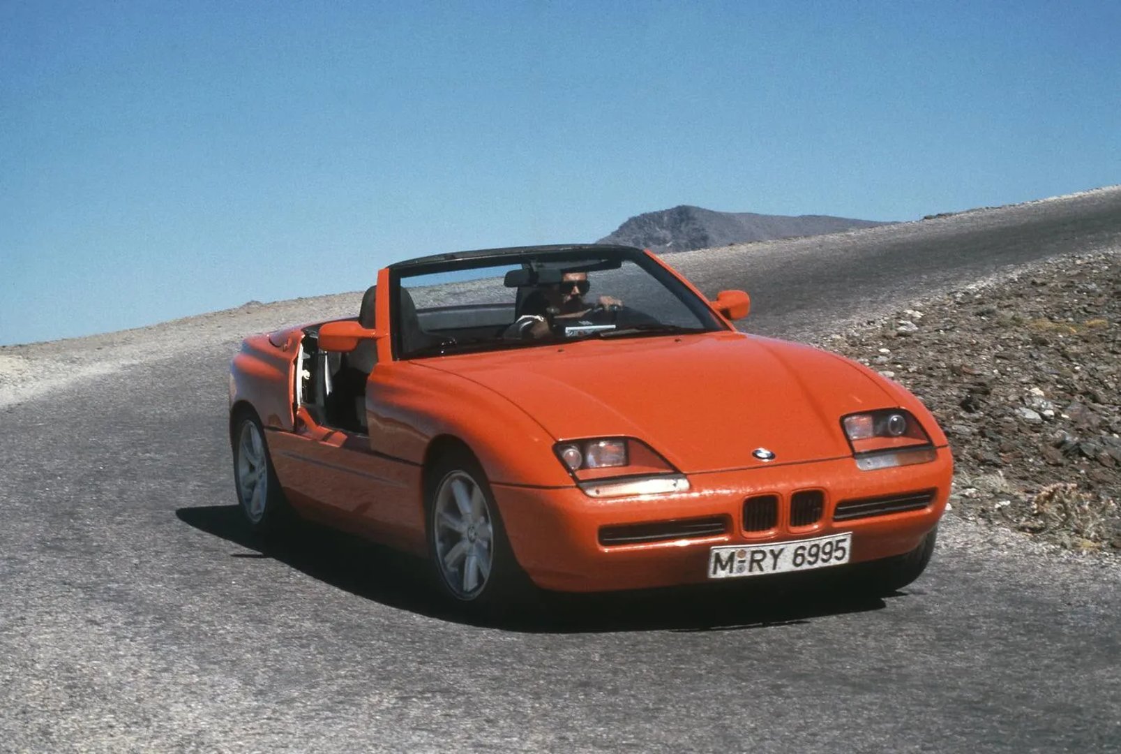 BMW_Z1_1_generation__Roadster__12.jpg