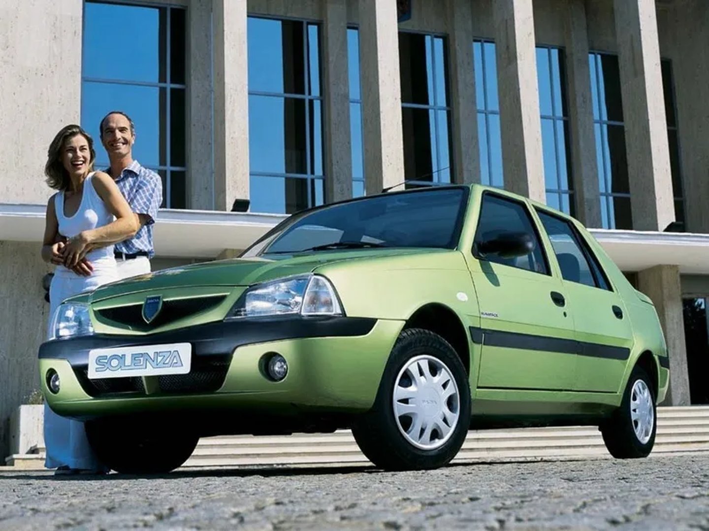 Dacia_Solenza_1_generation__Liftback__9.jpg