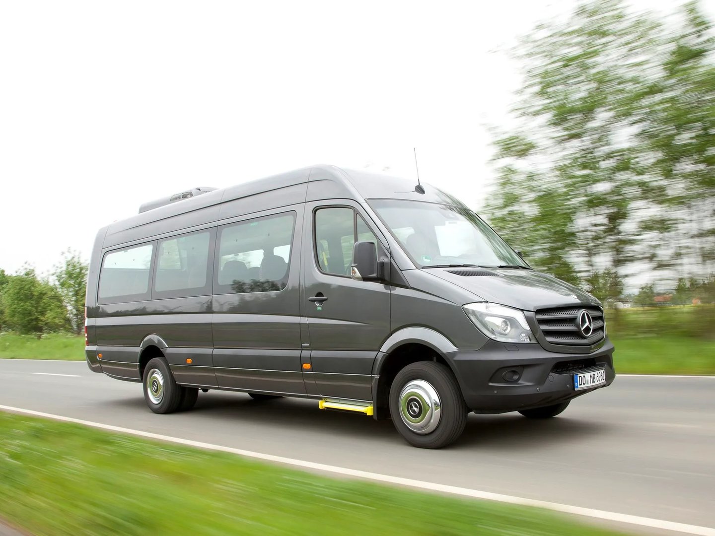 Mercedes_Sprinter_2_generation_restyling__Minibus__7.jpg