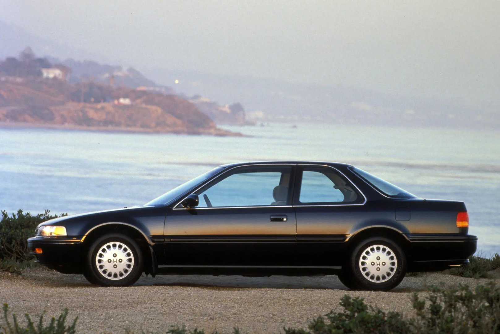 Honda_Accord_(USA)_4_generation_restyling__Coupe__1.jpg