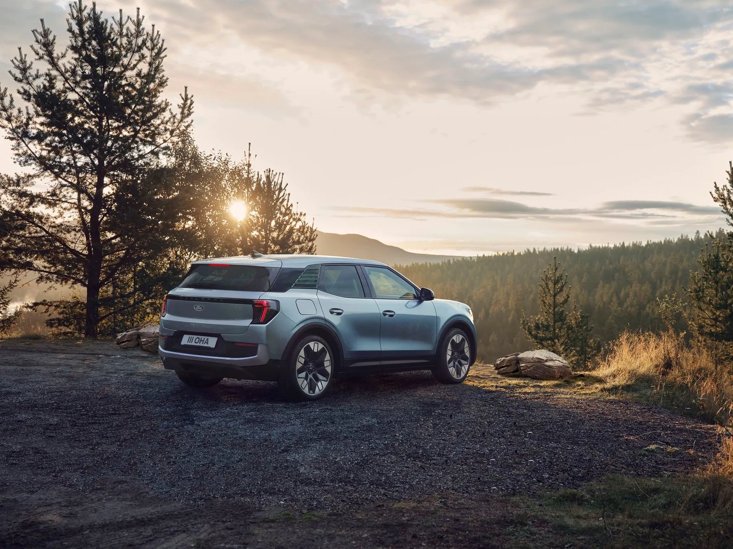Ford_Explorer_EV_1_generation__SUV_5-doors__9.jpg