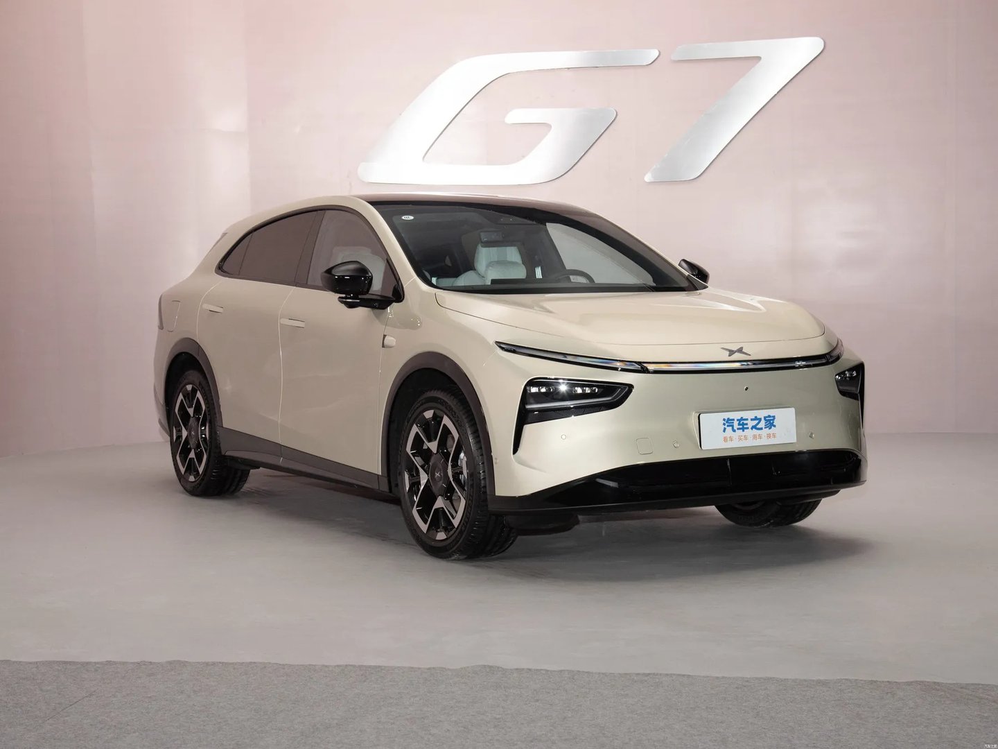 xpeng_G7_1_generation__SUV_5-doors__8.jpg