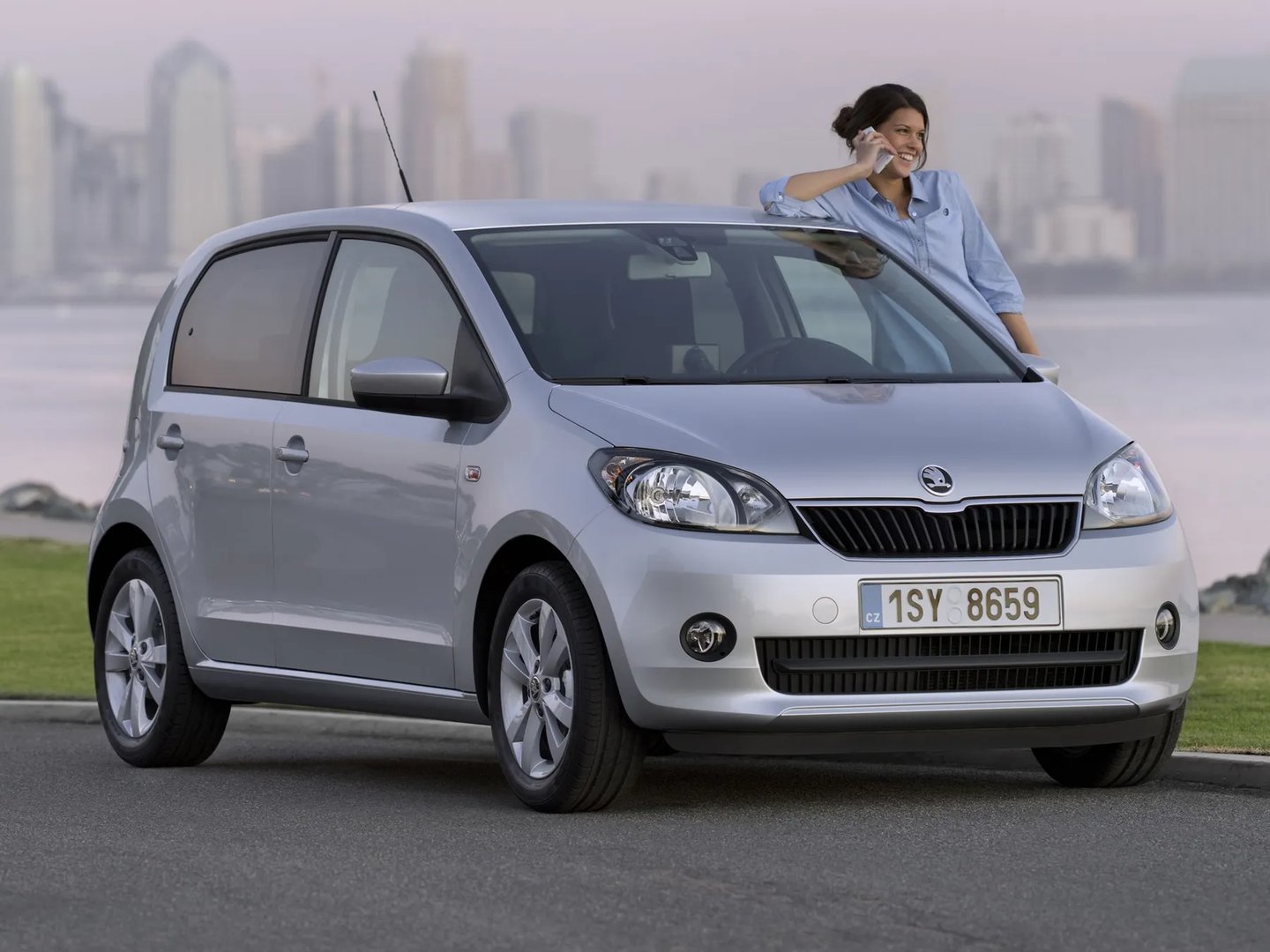 Skoda_Citigo_1_generation__Mini_5-doors__4.jpg