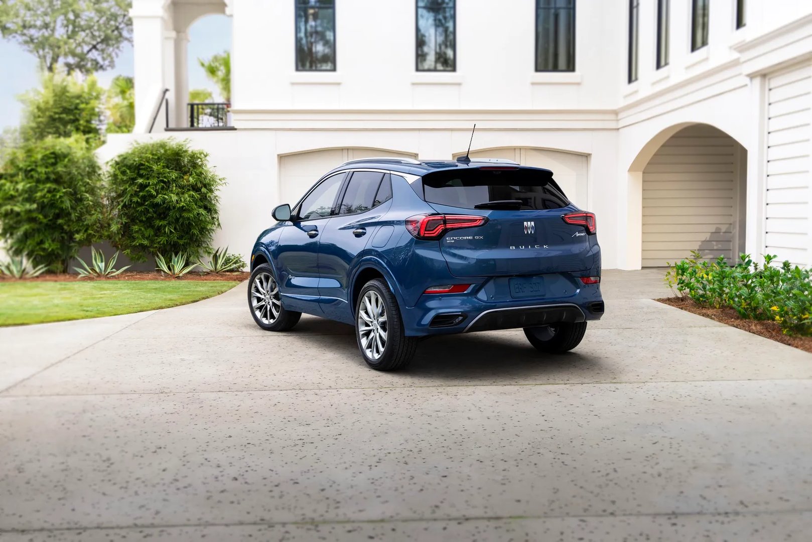 Buick_Encore_GX_1_generation_restyling_1__SUV_5-doors__2.jpg