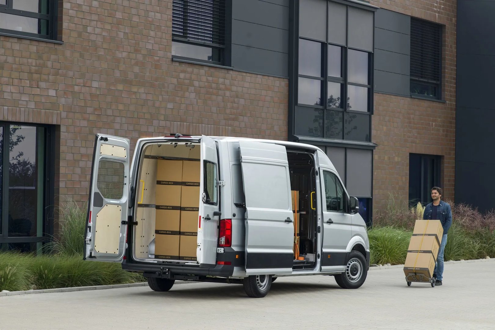 Volkswagen_Crafter_2_generation__Van_Short__10.jpg