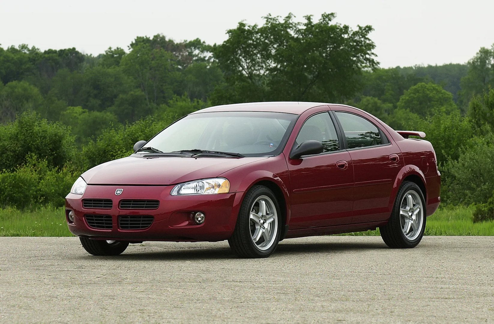 Dodge_Stratus_2_generation__Sedan__3.jpg