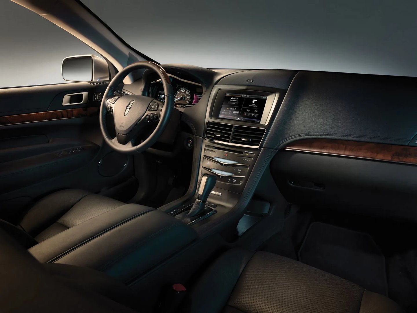 Lincoln_MKT_1_generation_restyling__SUV_5-doors__11.jpg