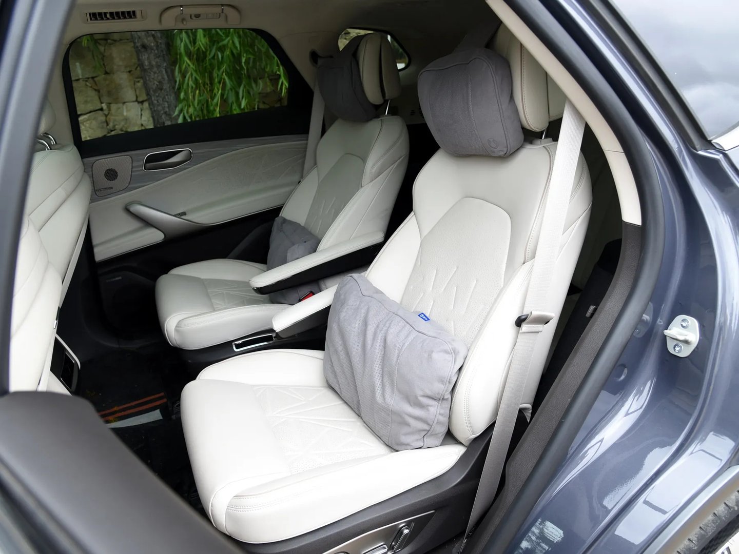 denza_N8_1_generation__SUV_5-doors__12.jpg