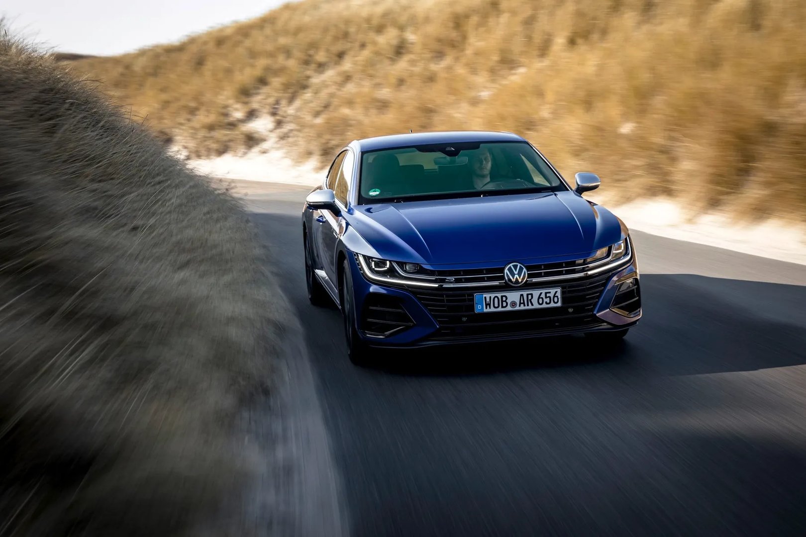 Volkswagen_Arteon_R_1_generation_restyling__Liftback__7.jpg