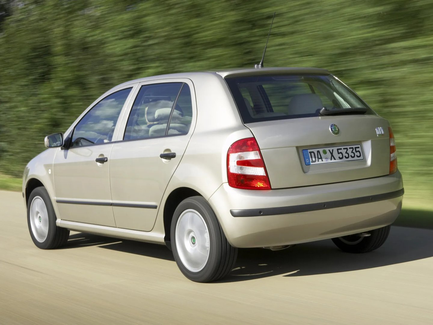 Skoda_Fabia_1_generation_restyling__Hatchback_5-door__1.jpg