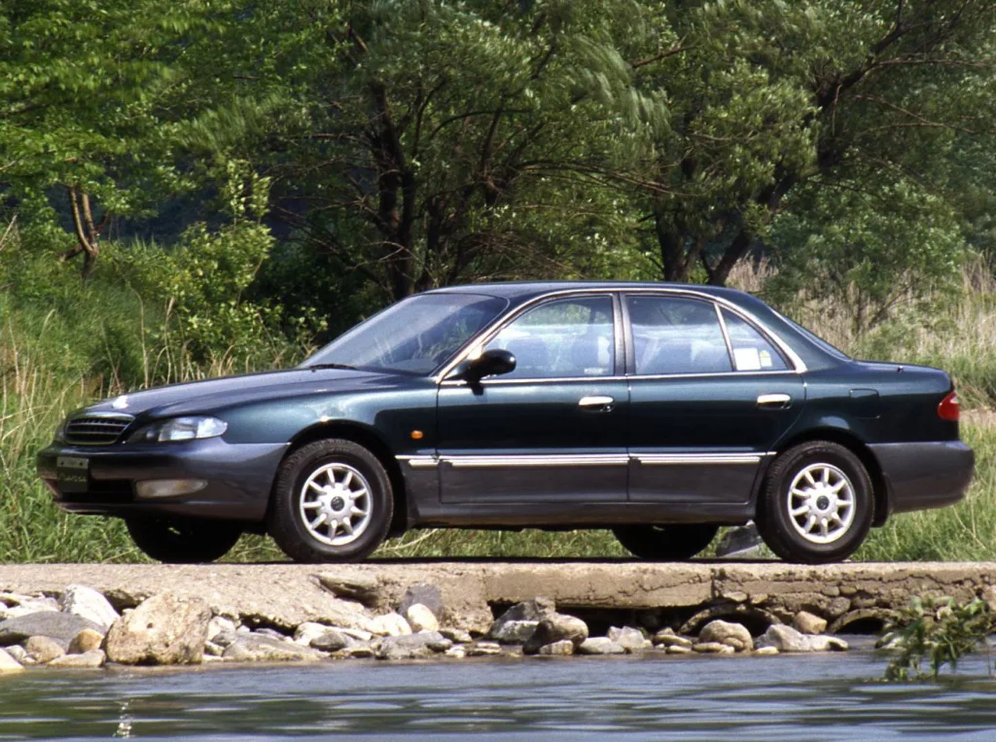 Hyundai_Marcia_1_generation__Sedan__1.jpg