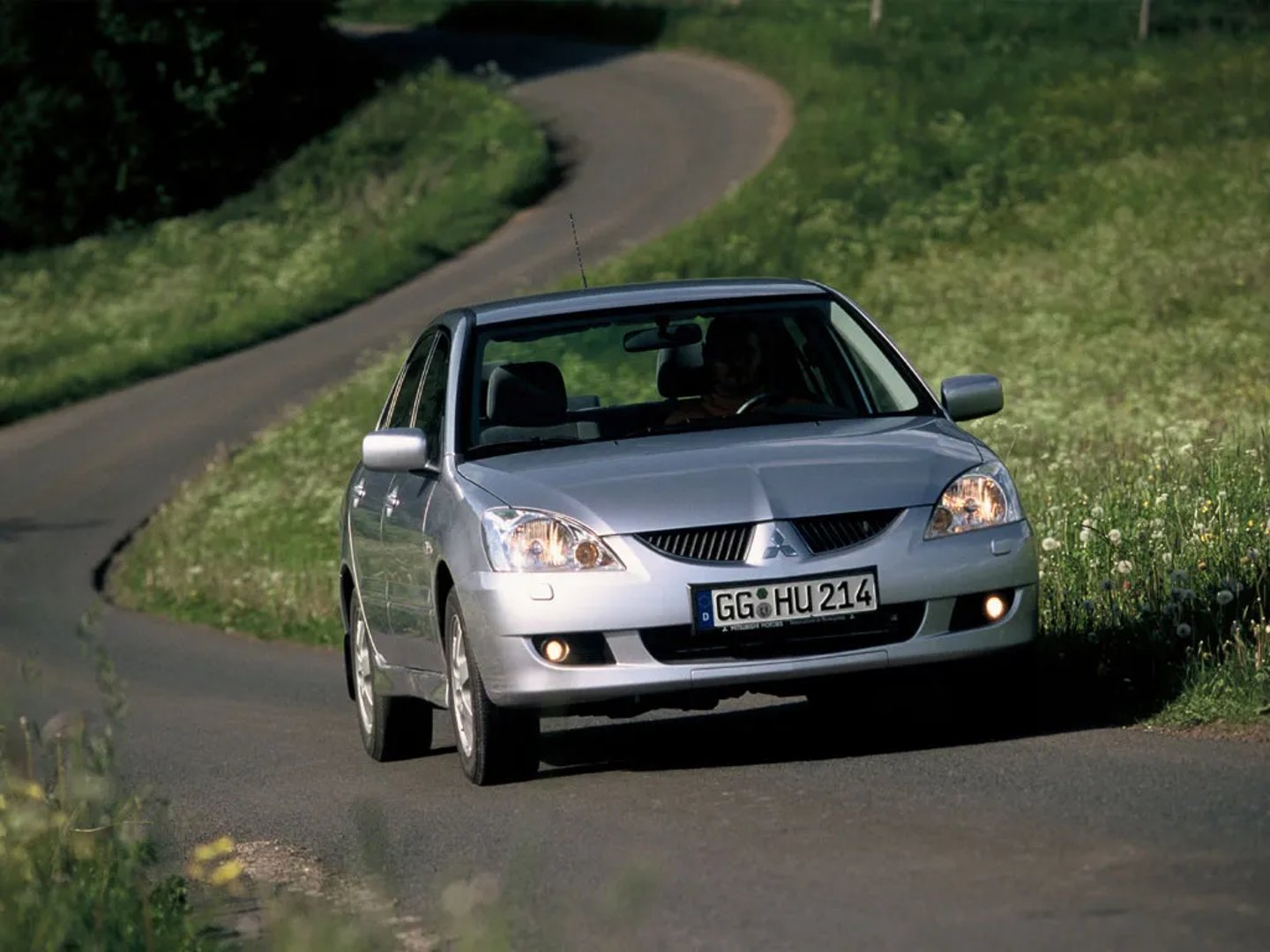 Mitsubishi_Lancer_9_generation__Sedan__2.jpg