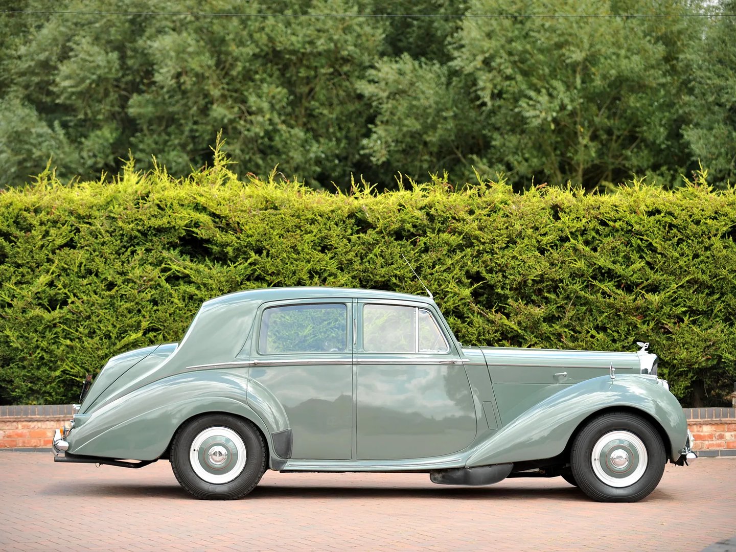 Bentley_R_Type_1_generation__Sedan__3.jpg