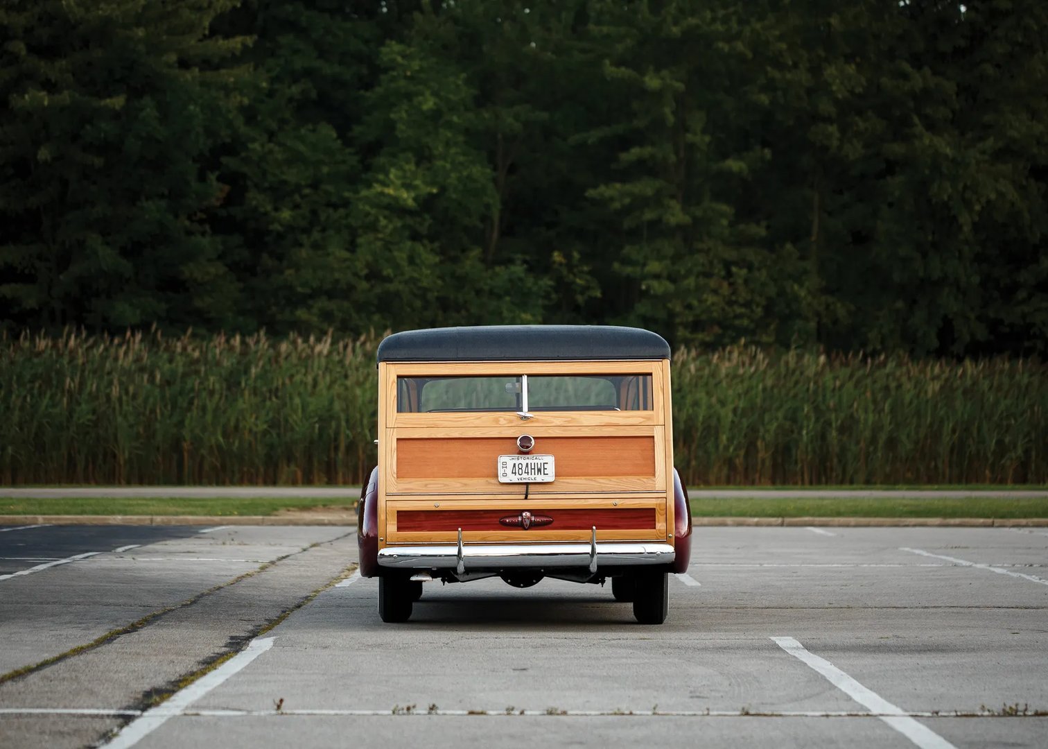 Buick_Super_1_generation__Estate_5-door__6.jpg