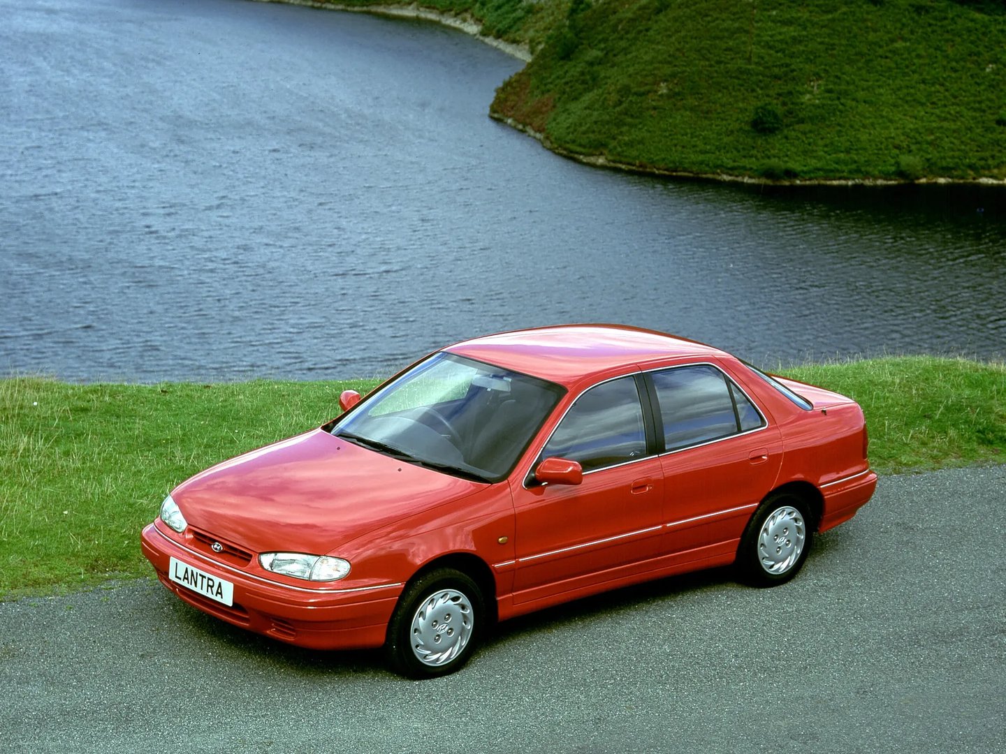 Hyundai_Lantra_1_generation__Sedan__2.jpg