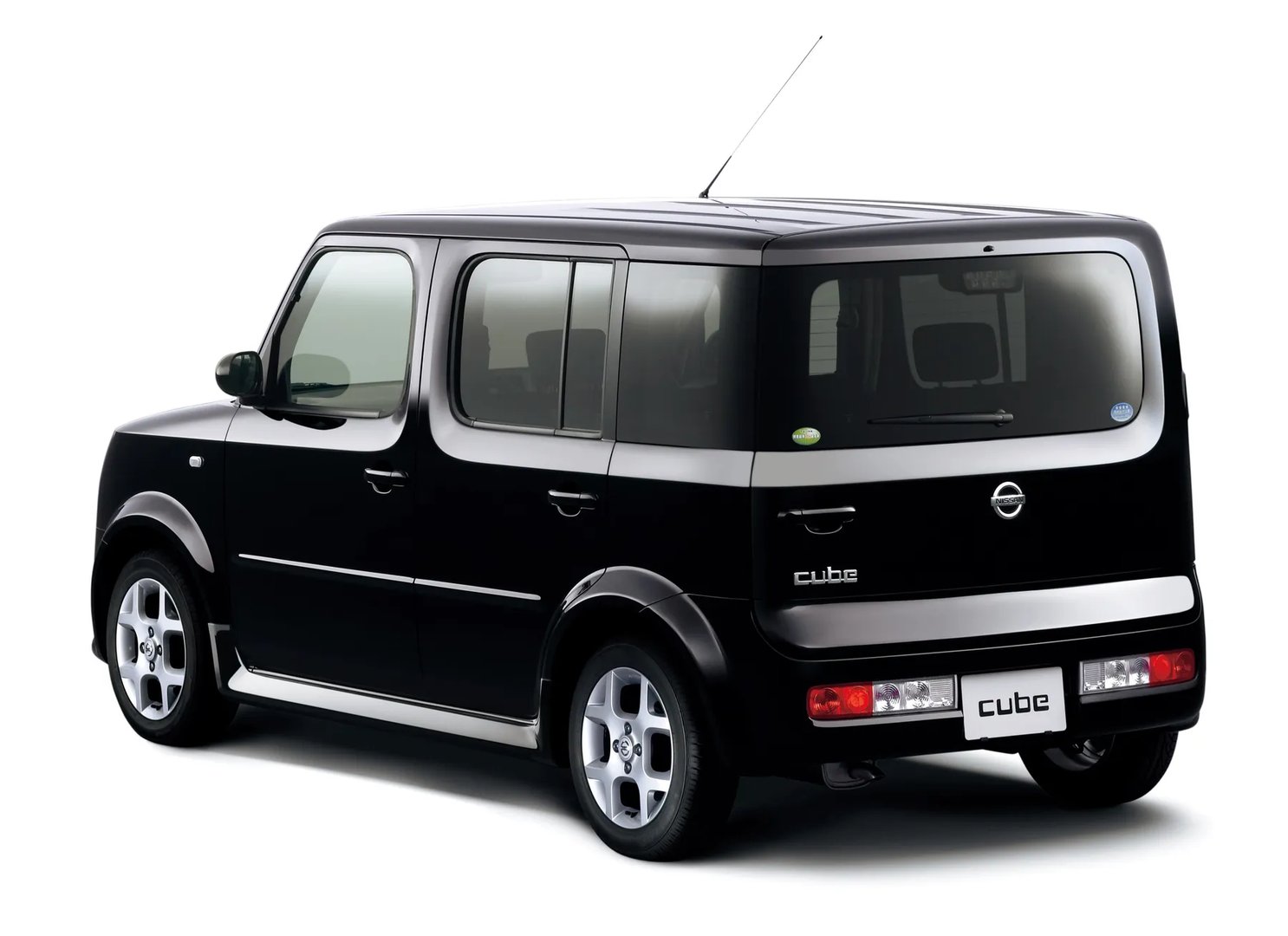 Nissan_Cube_1_generation_restyling__Compact_Van__3.jpg