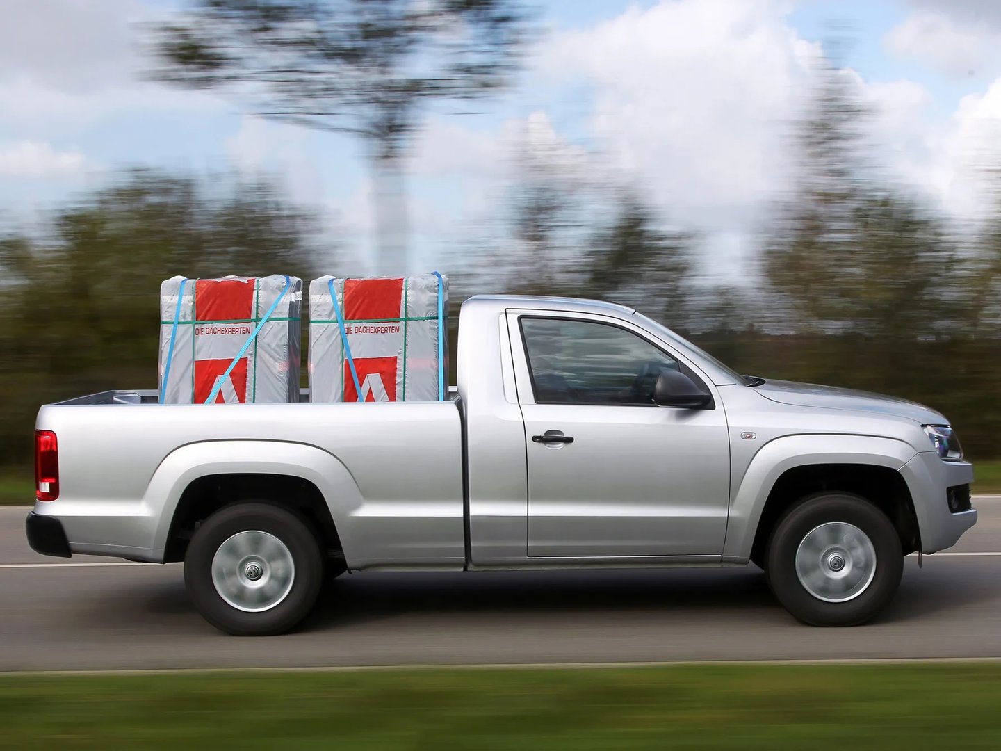 Volkswagen_Amarok_1_generation__Pickup_single-cab__3.jpg