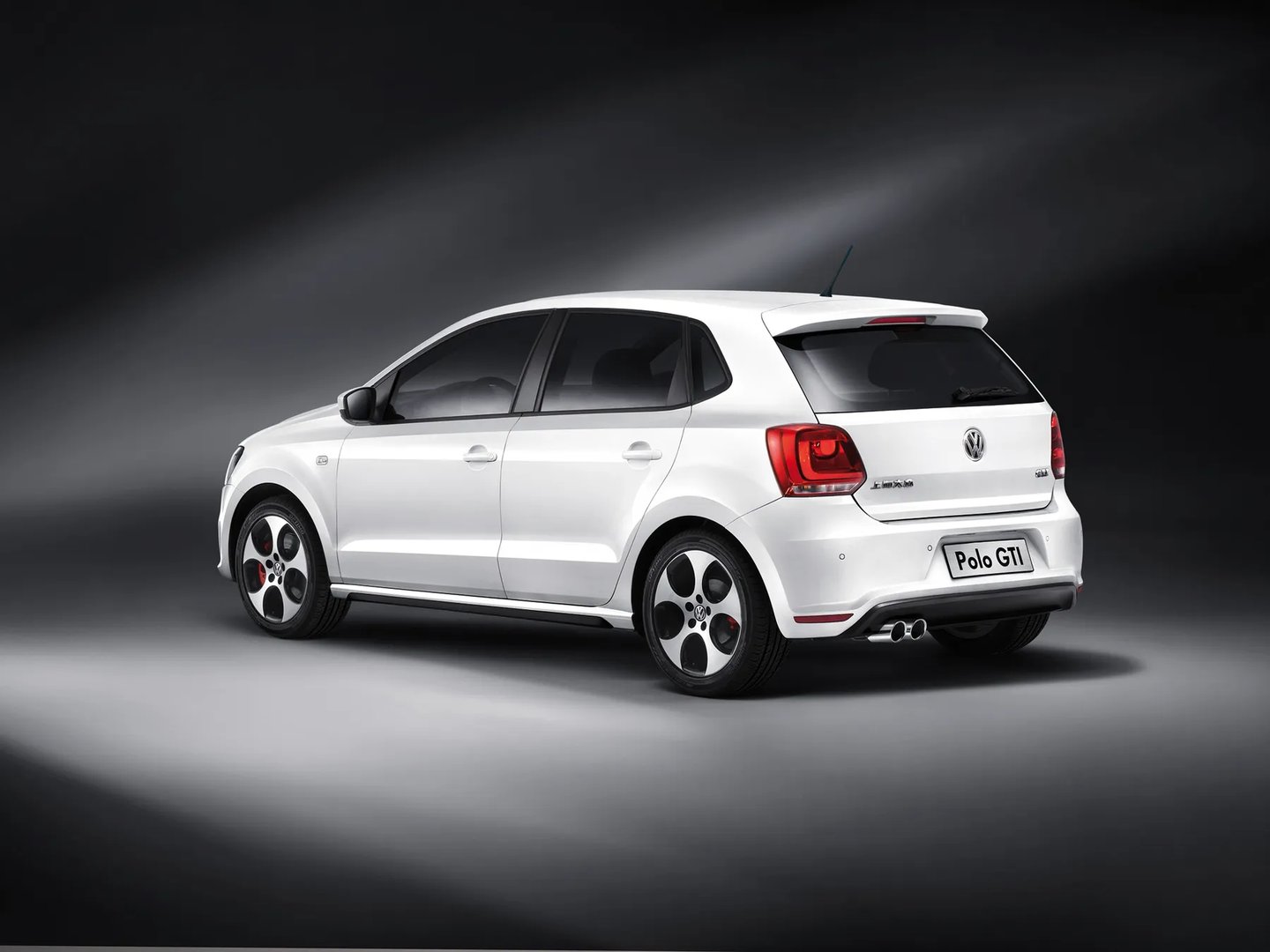 Volkswagen_Polo_GTI_5_generation__Mini_5-doors__4.jpg