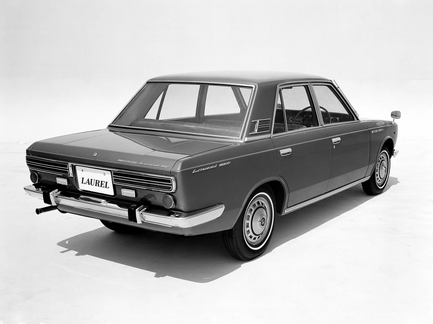 Nissan_Laurel_1_generation__Sedan__1.jpg