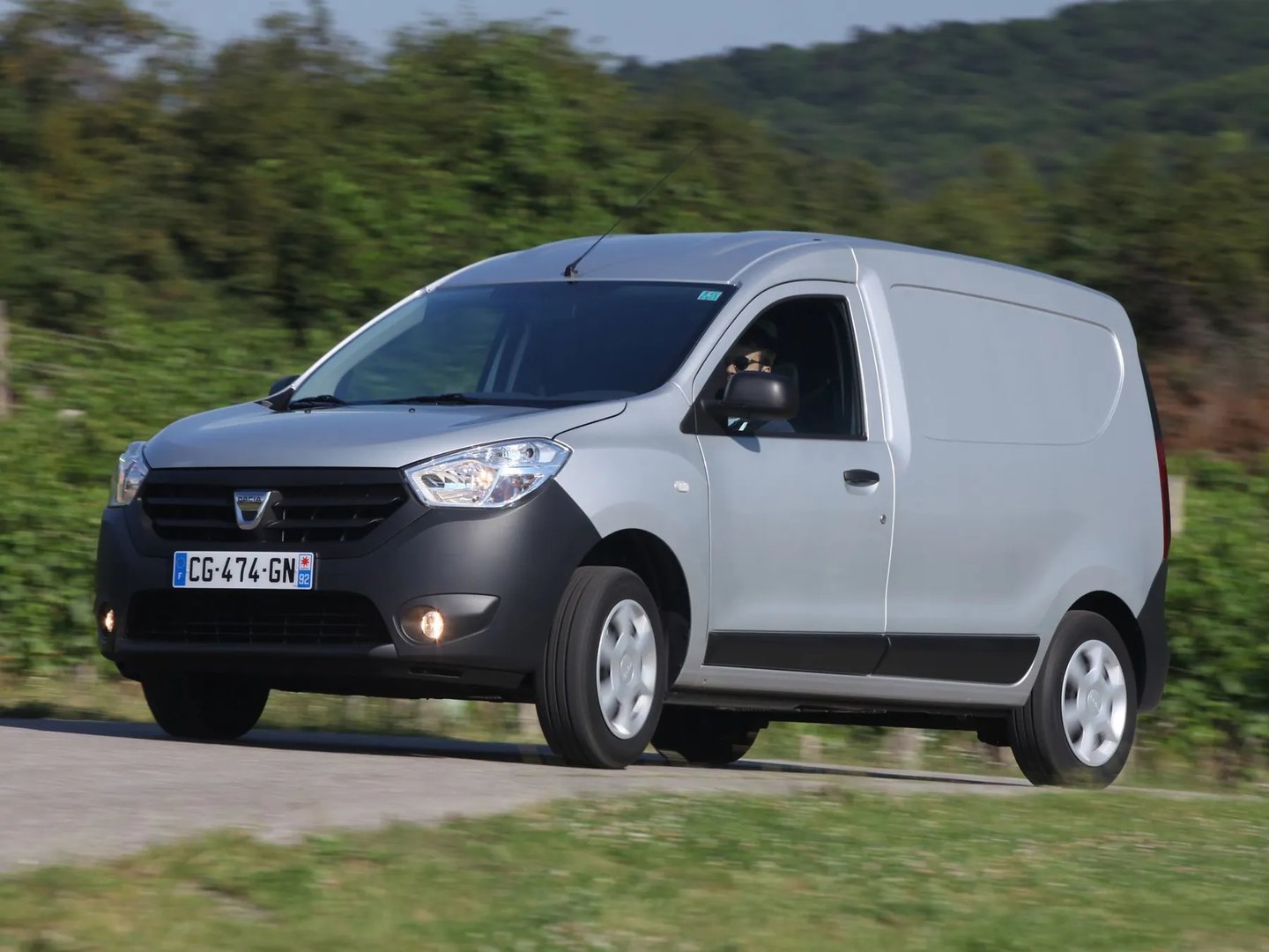 Dacia_Dokker_1_generation__Van__8.jpg