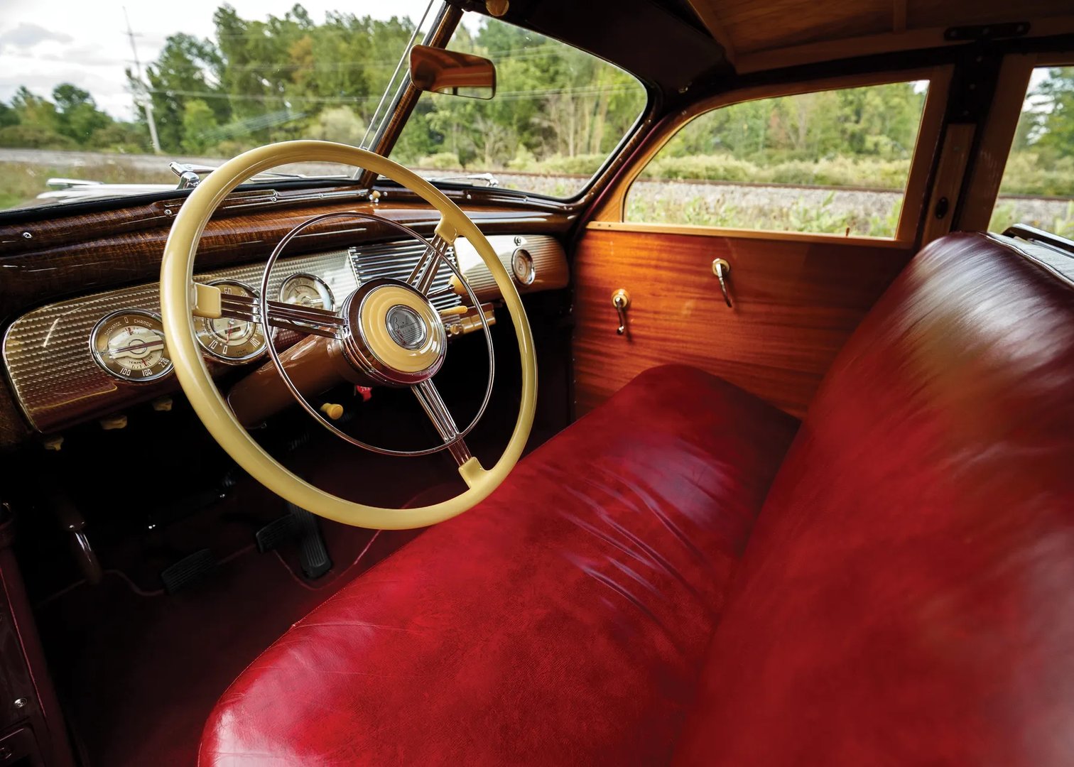 Buick_Super_1_generation__Estate_5-door__10.jpg