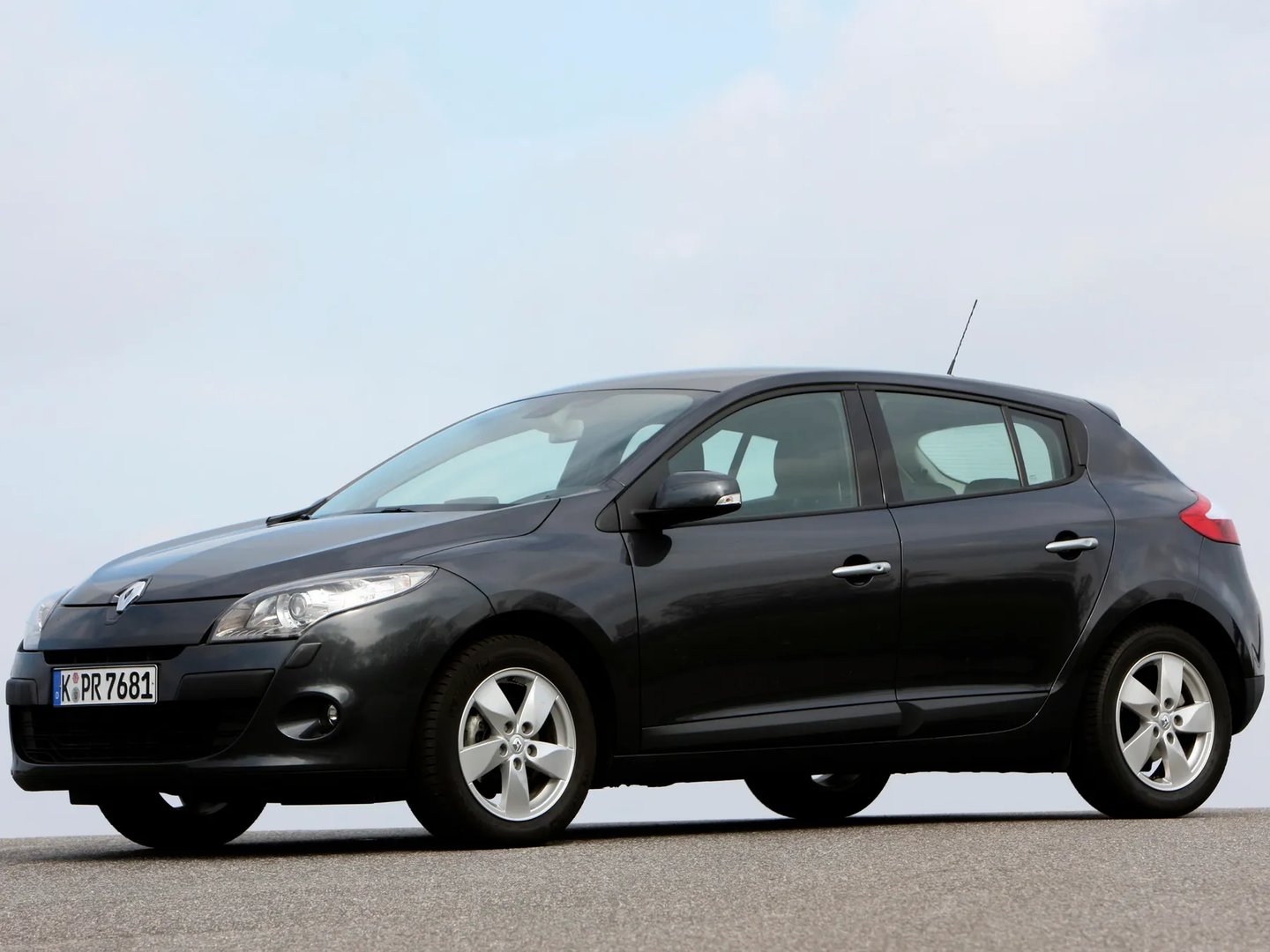 Renault_Megane_3_generation__Hatchback_5-door__12.jpg