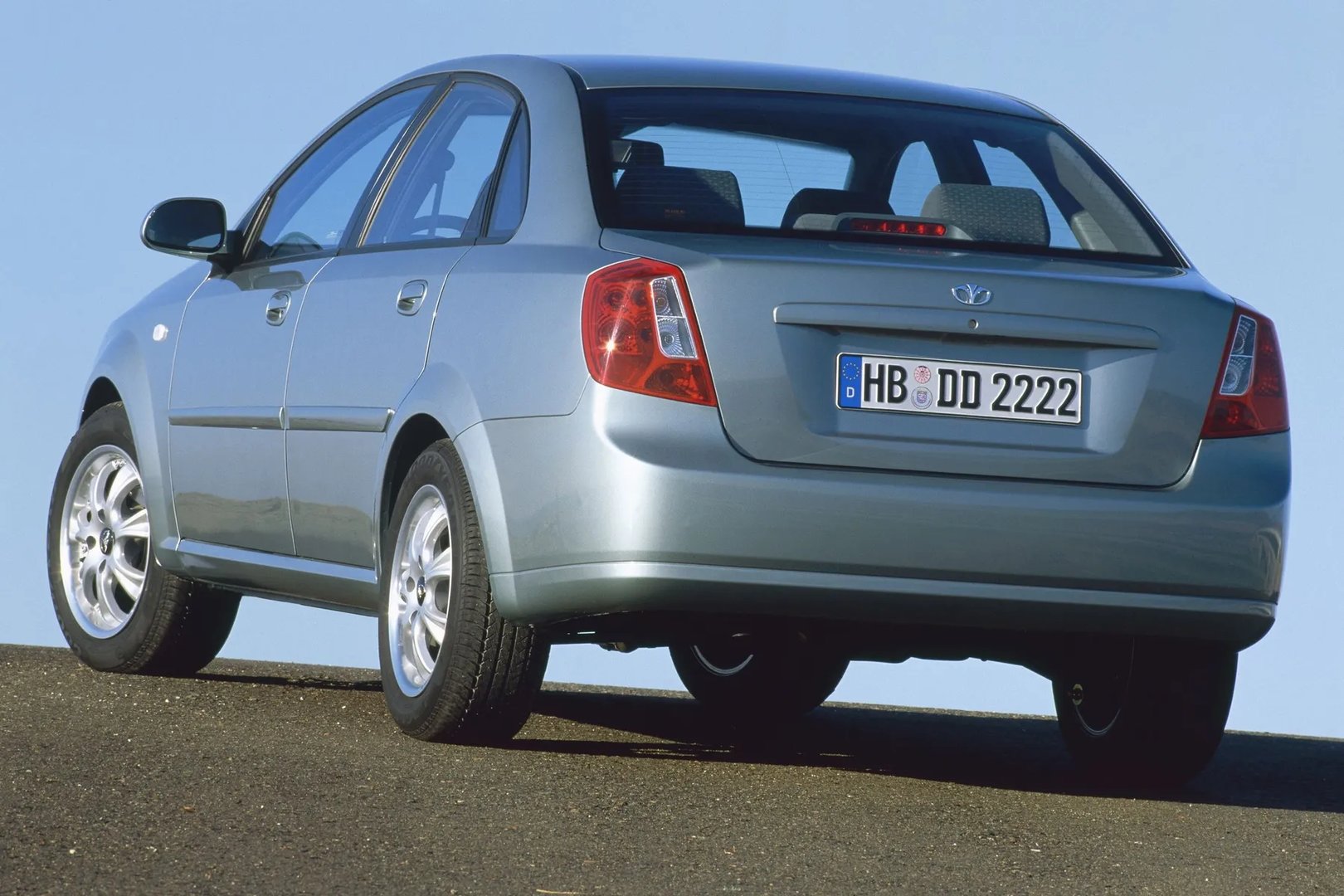 Daewoo_Nubira_3_generation__Sedan__1.jpg