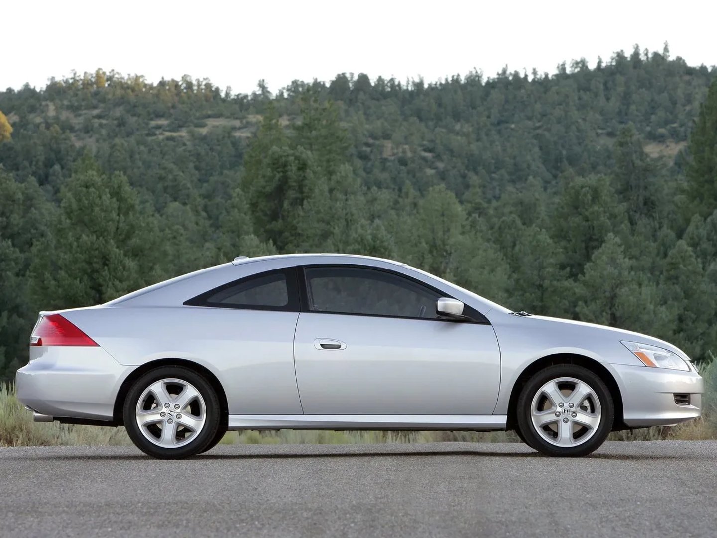 Honda_Accord_7_generation_restyling__Coupe__2.jpg