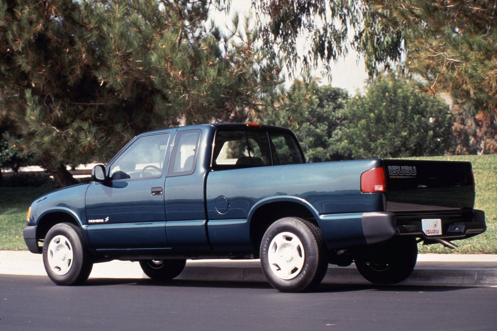 isuzu_Hombre_1_generation__Pickup_1.5-cab__3.jpg
