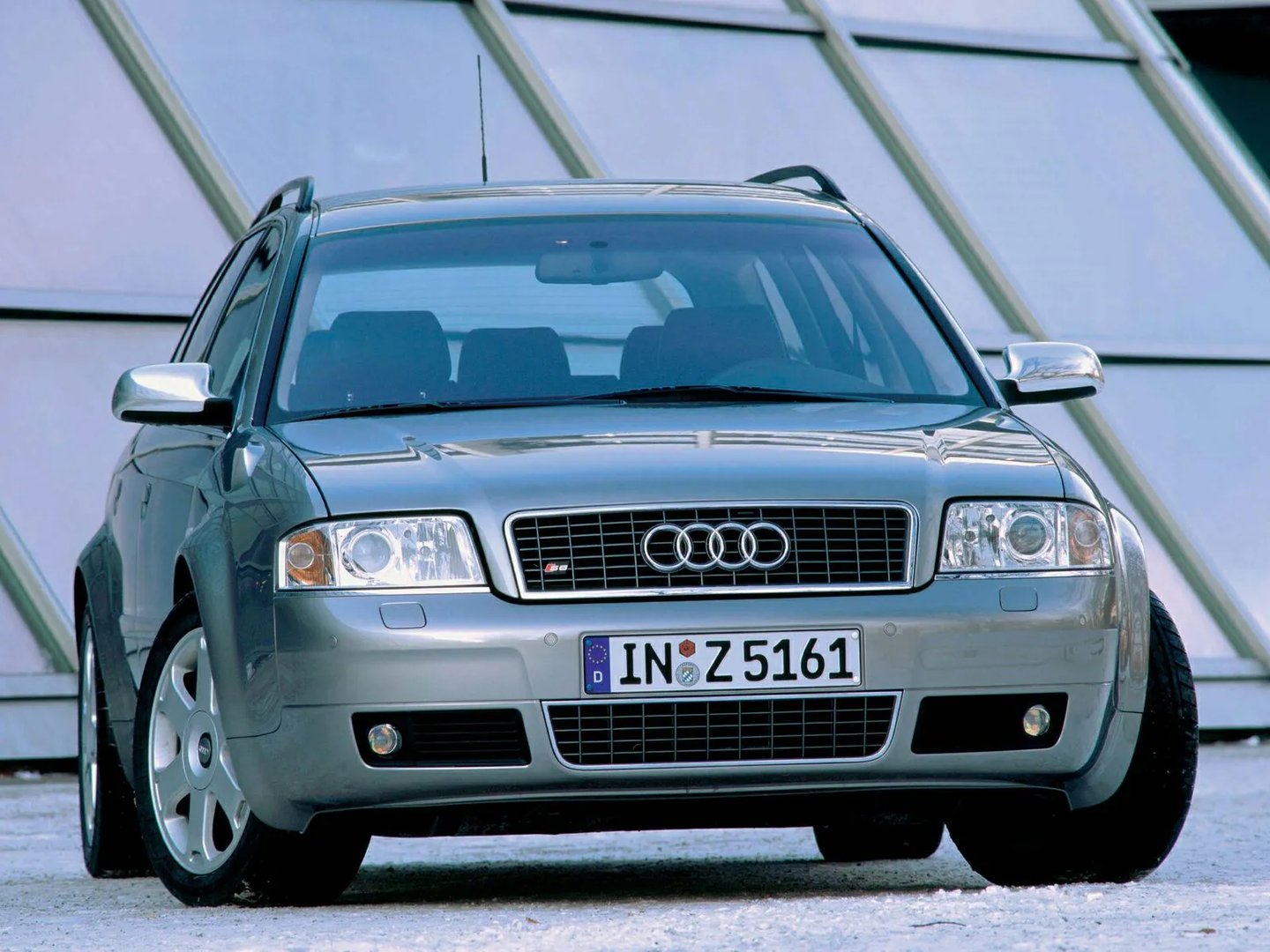 Audi_S6_2_generation__Estate_5-door__10.jpg
