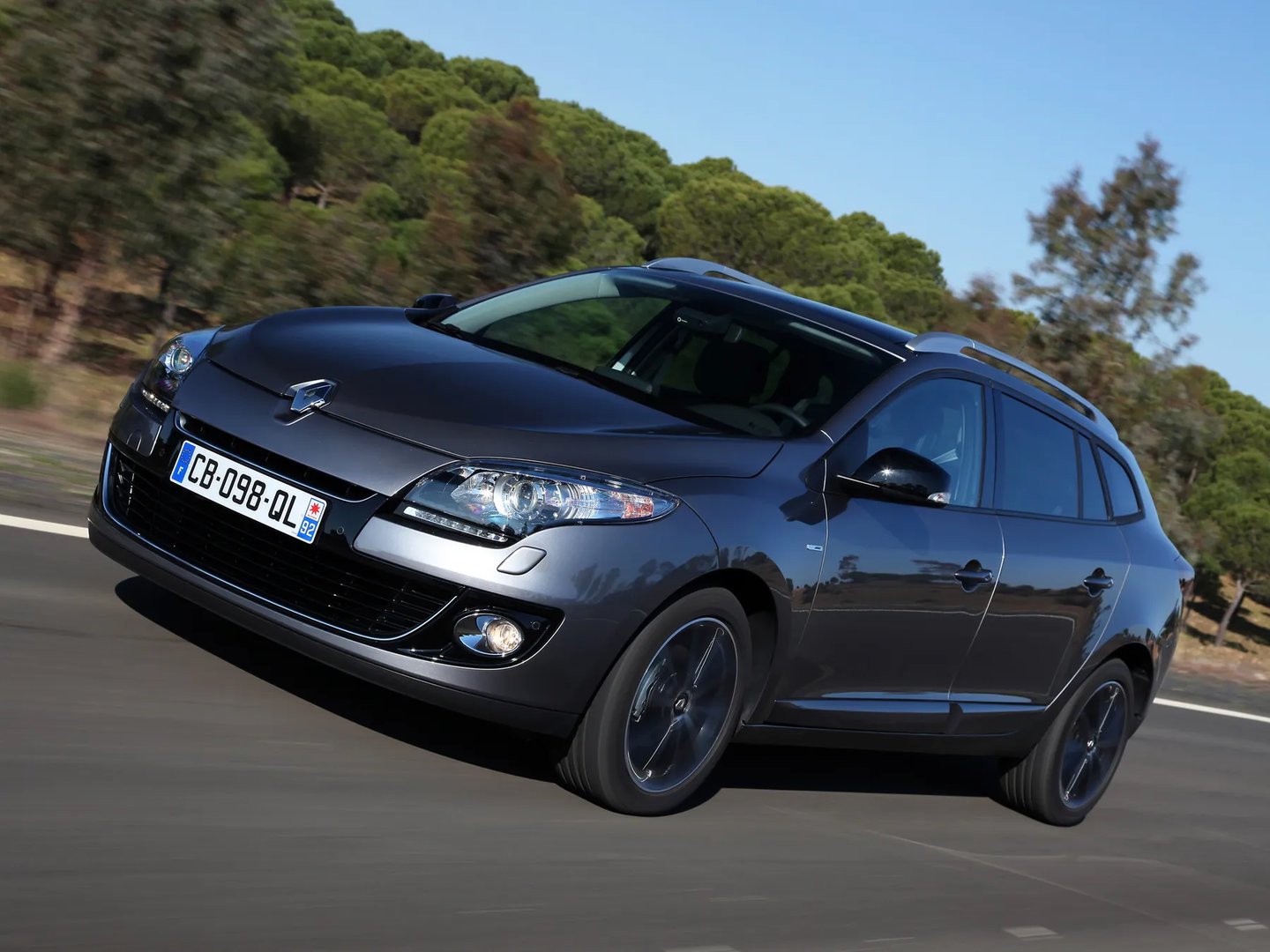 Renault_Megane_3_generation_restyling__Estate_5-door__1.jpg