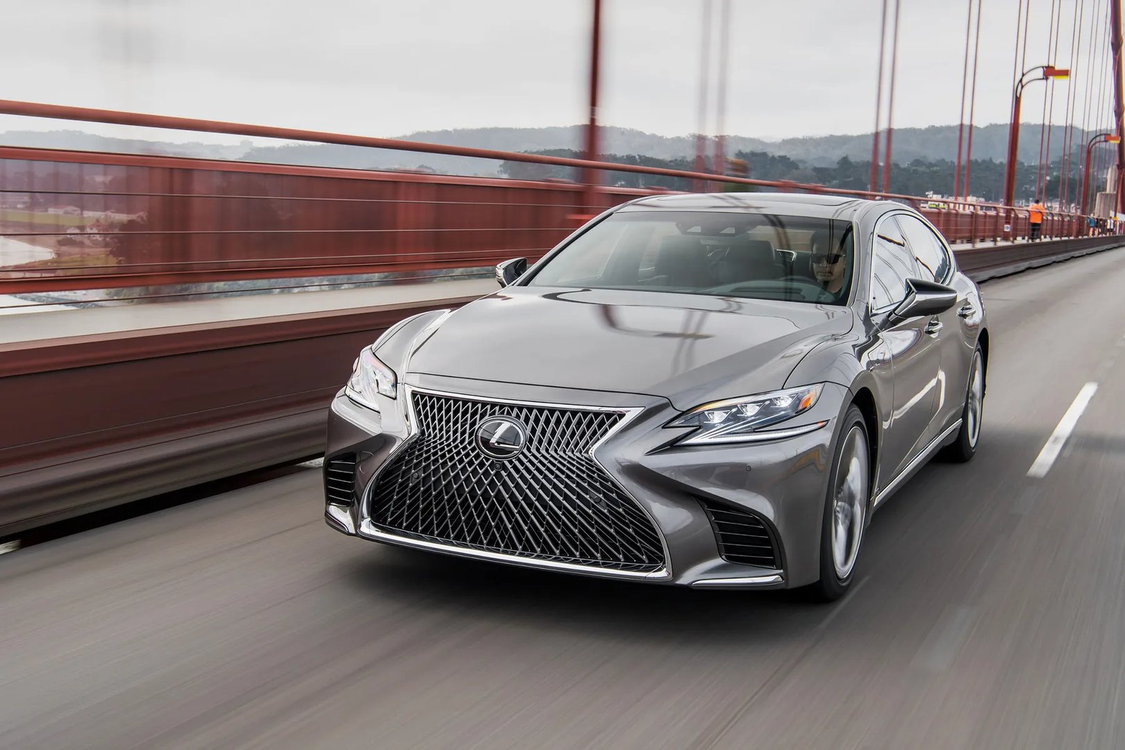 Lexus_LS_5_generation__Sedan__5.jpg