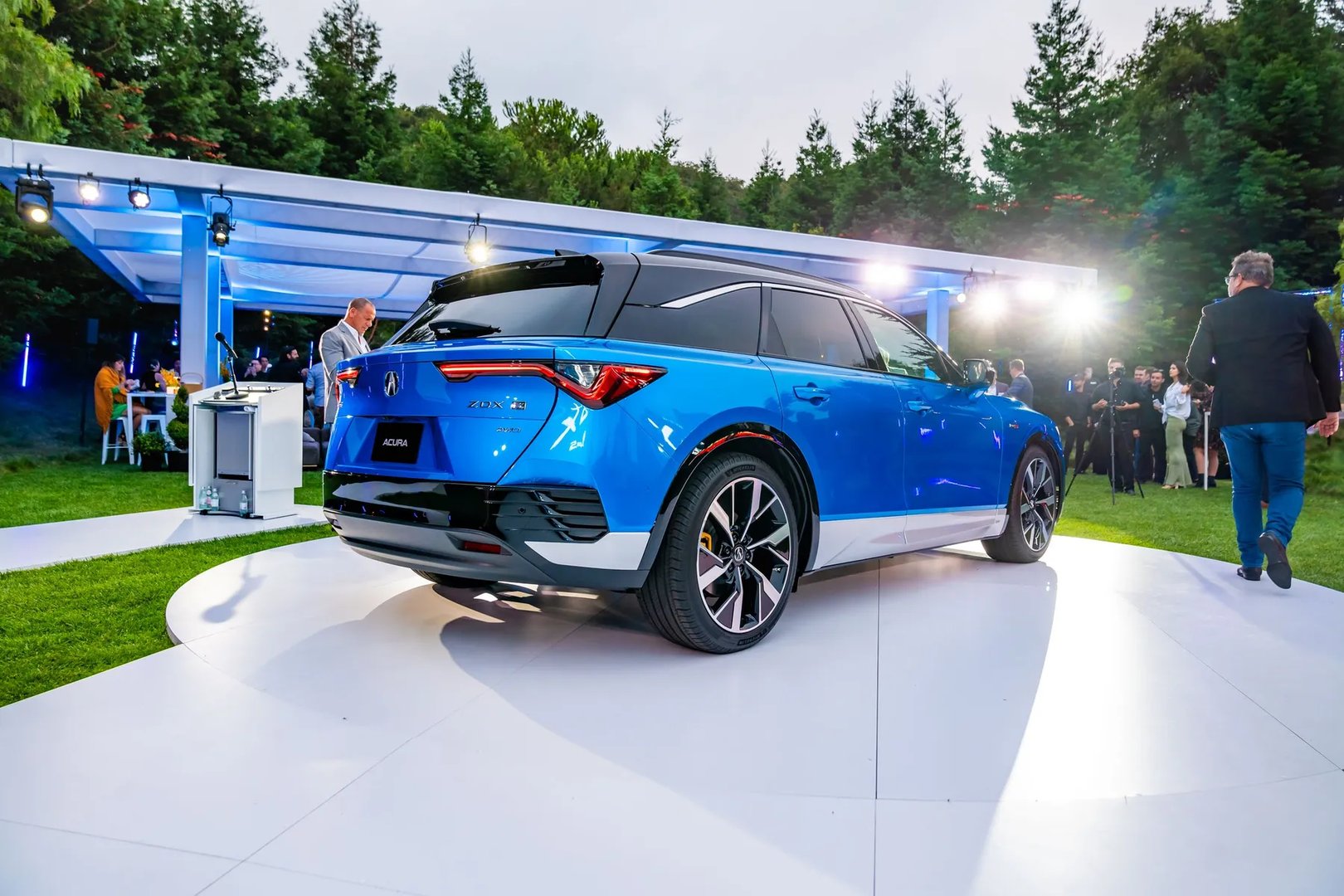 Acura_ZDX_2_generation__SUV_5-doors__1.jpg