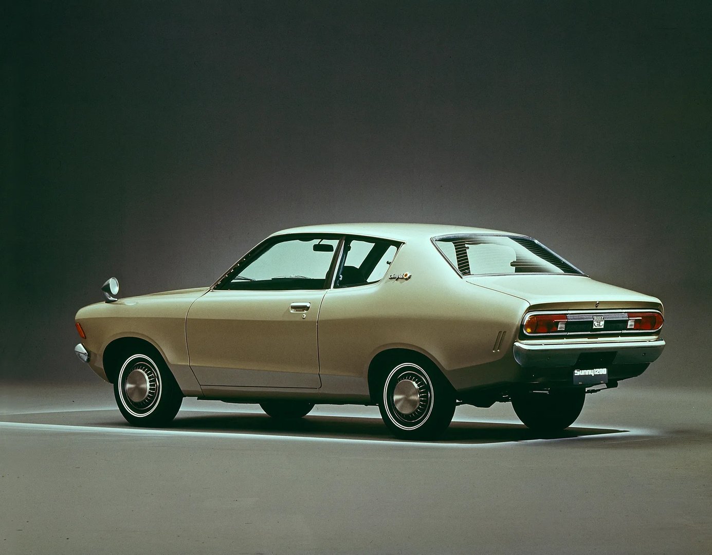 Nissan_Sunny_3_generation__Sedan_2-doors__1.jpg