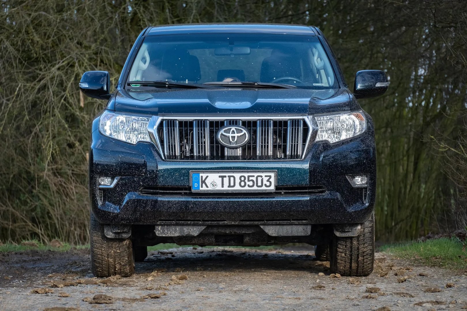 Toyota_Land_Cruiser_4_generation_restyling_2__SUV_3-doors__4.jpg