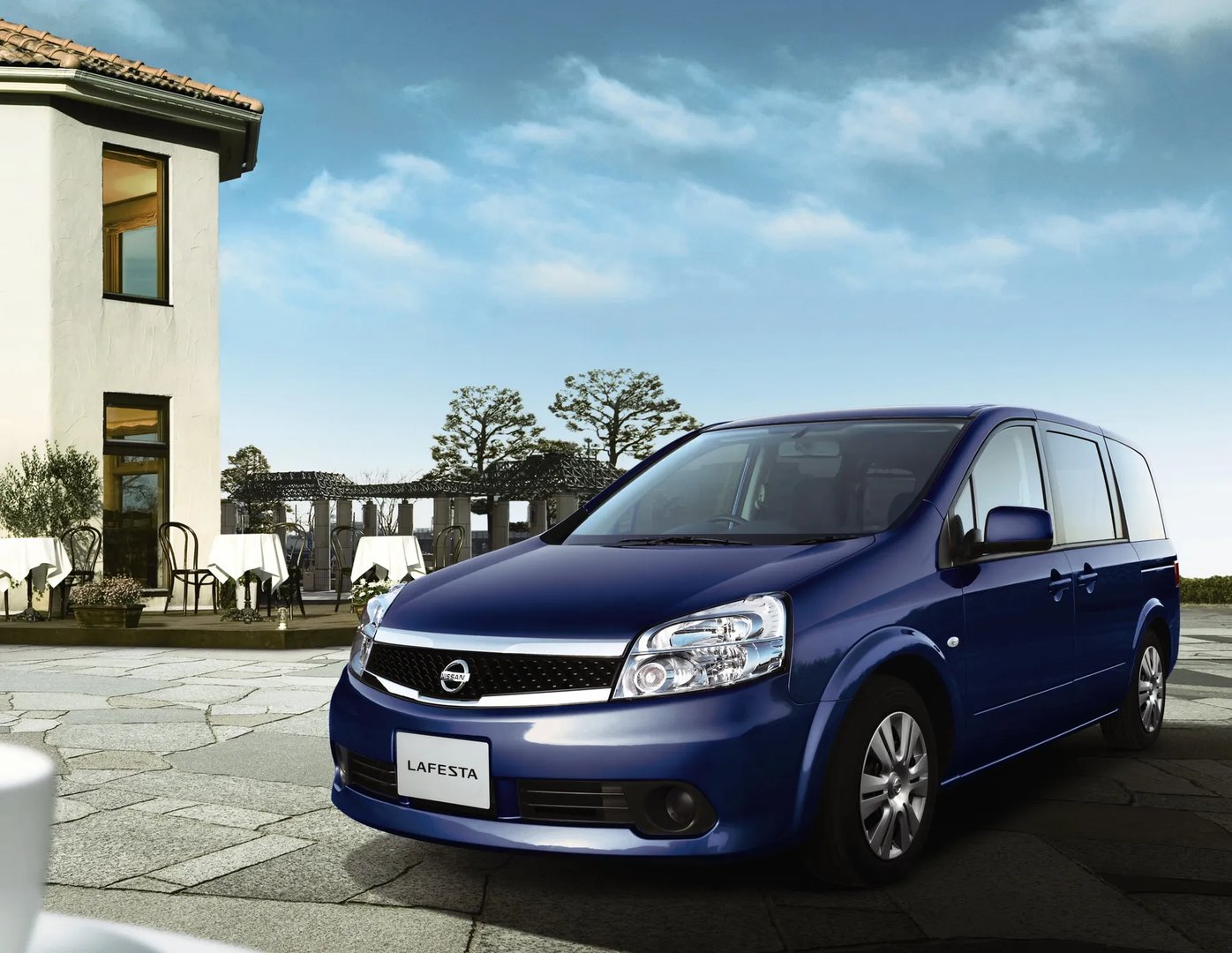 Nissan_Lafesta_1_generation__Minivan__12.jpg