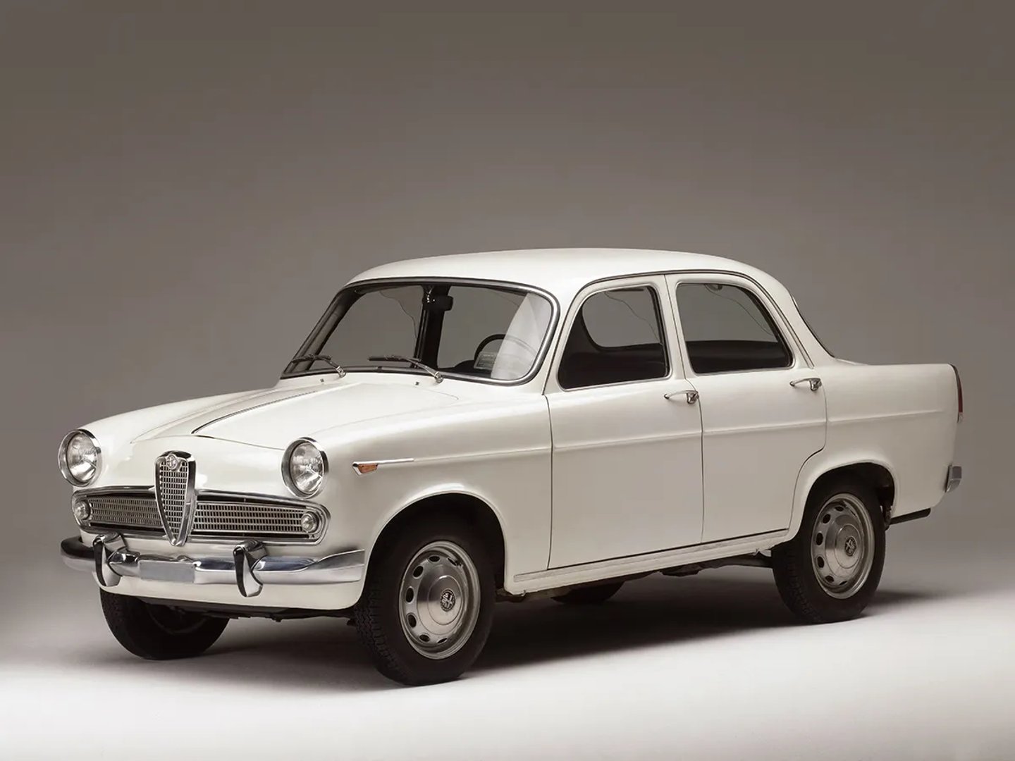 Alfa Romeo_Giulietta_1_generation__Sedan__5.jpg