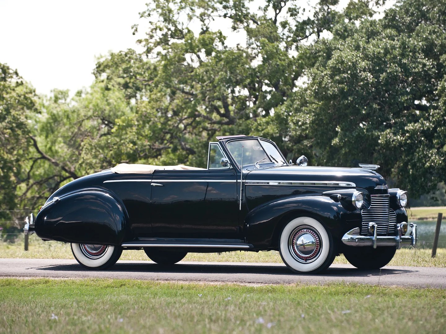Chevrolet_Special_DeLuxe_1_generation__Cabrio__5.jpg