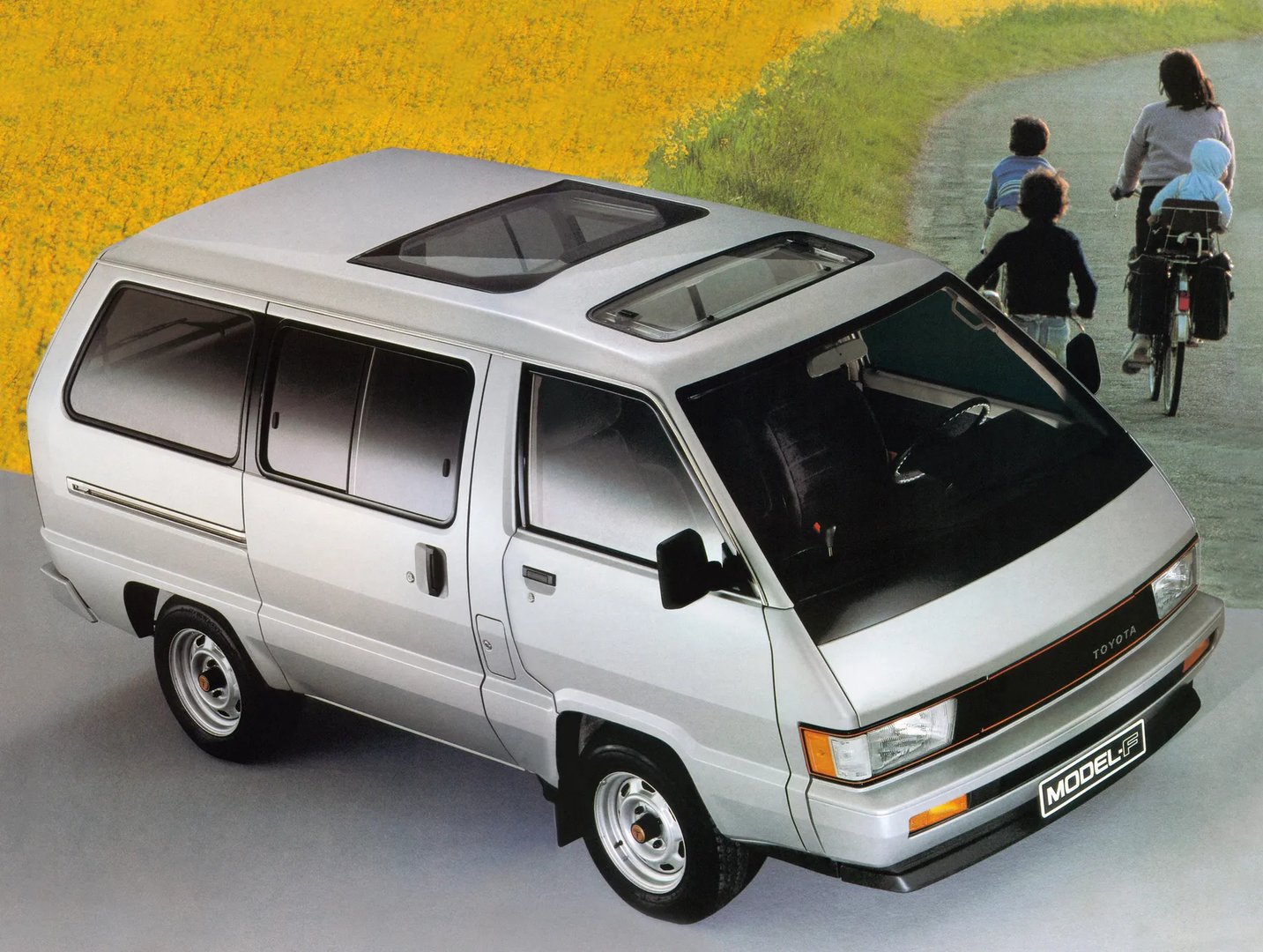 Toyota_Model_F_1_generation__Minivan__1.jpg