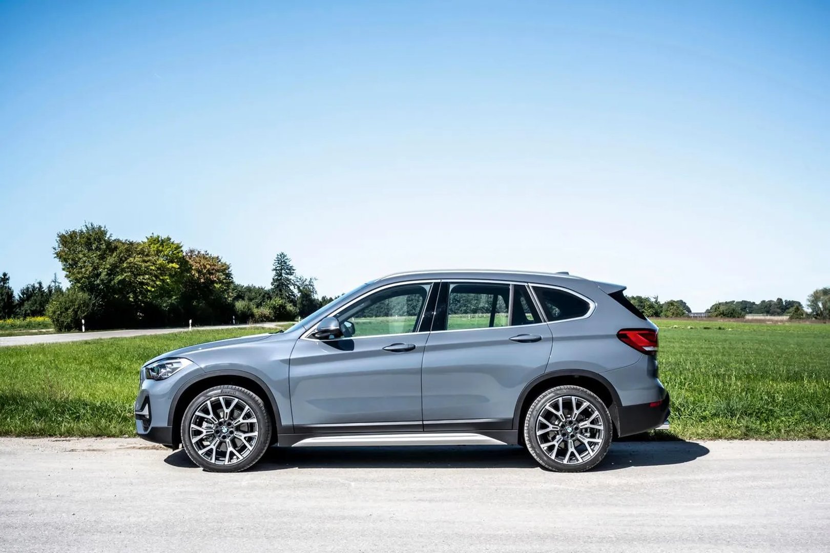 BMW_X1_2_generation_restyling__SUV_5-doors__3.jpg