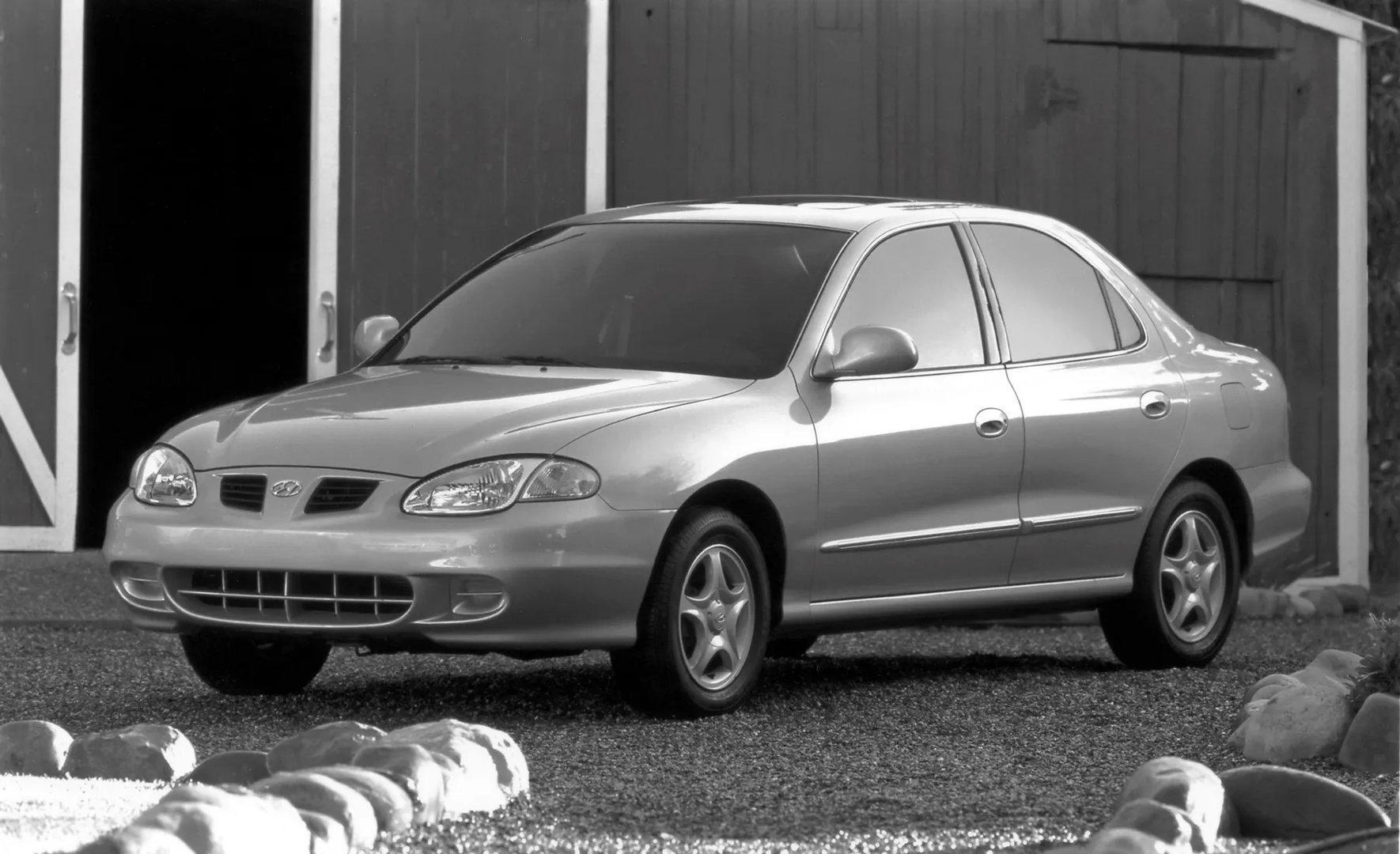Hyundai Elantra 2 generation  Sedan