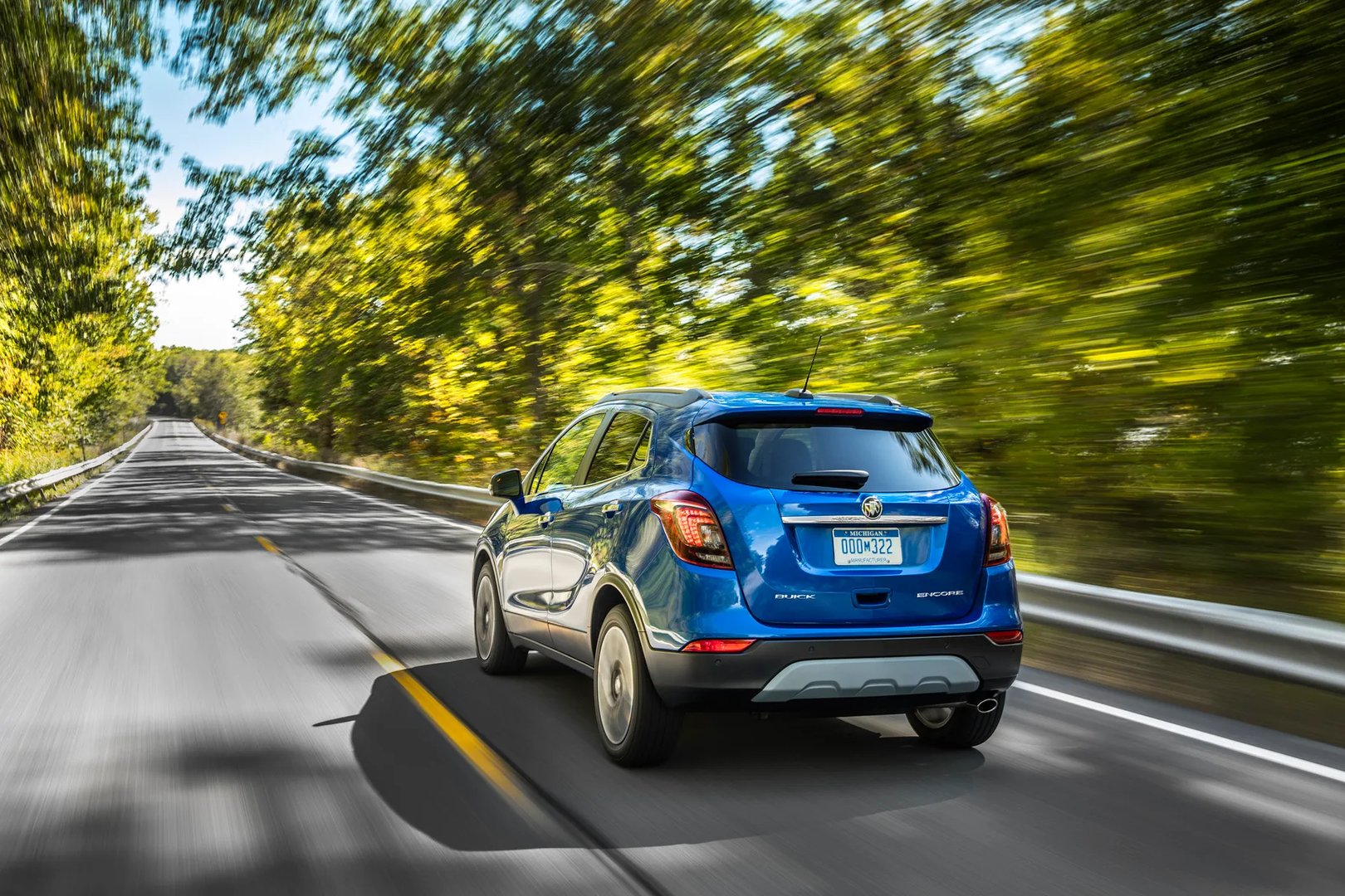 Buick_Encore_1_generation_restyling__SUV_5-doors__1.jpg