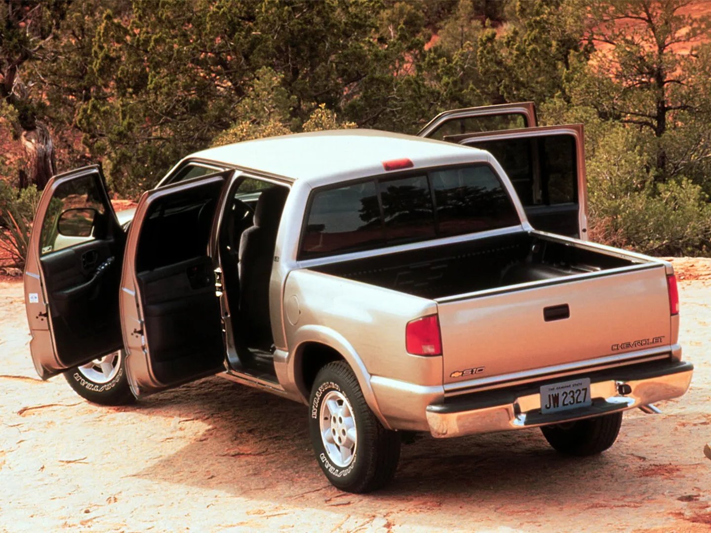 Chevrolet_S-10_Pickup_2_generation__Pickup_double-cab__8.jpg