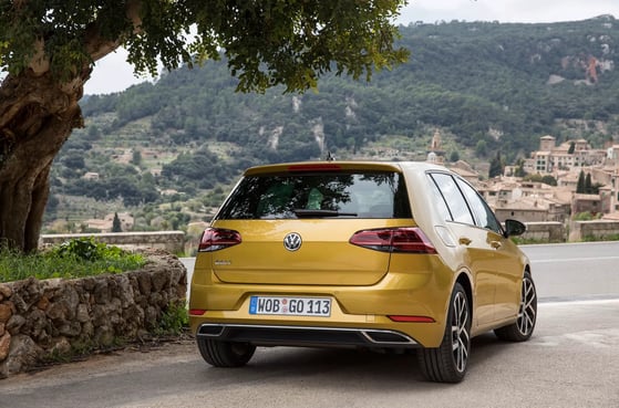 Volkswagen_Golf_7_generation_restyling__Hatchback_5-door__7.jpg