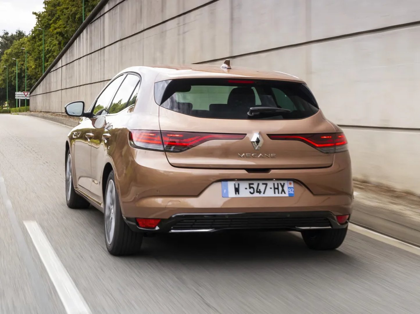 Renault_Megane_4_generation_restyling__Hatchback_5-door__9.jpg